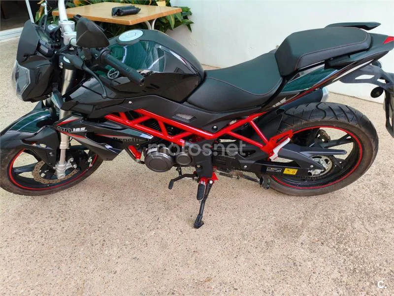 Benelli BN 125 – Vista 7
