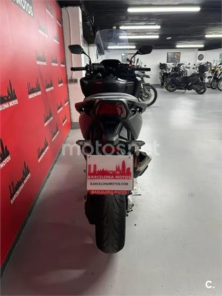 Honda Forza 750 – Vista 6