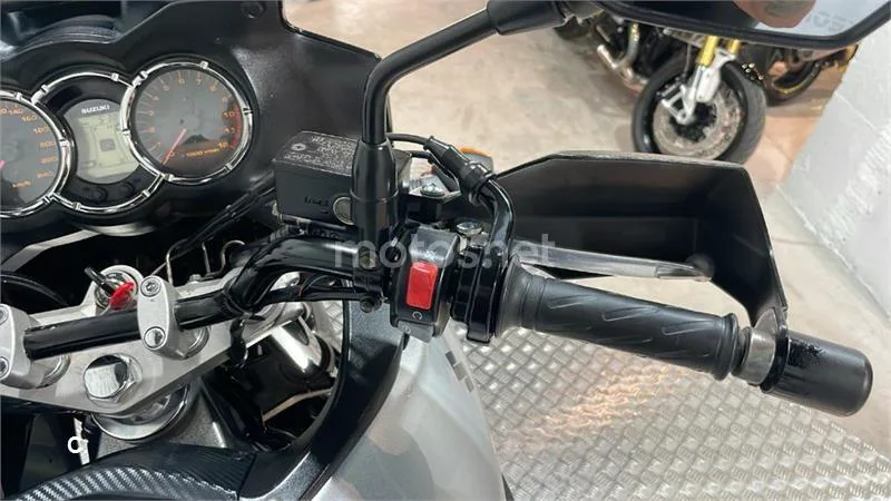 Suzuki V-Strom 1000 – Vista 11