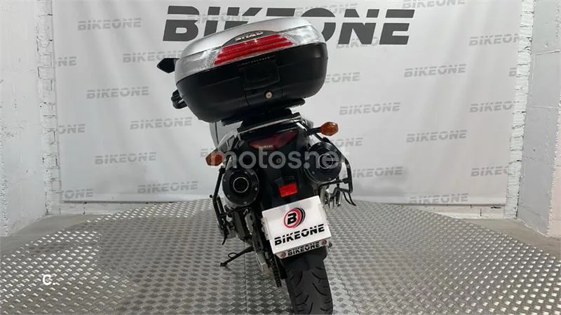 Suzuki V-Strom 1000 – Vista 6