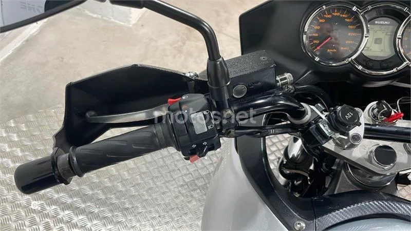Suzuki V-Strom 1000 – Vista 10