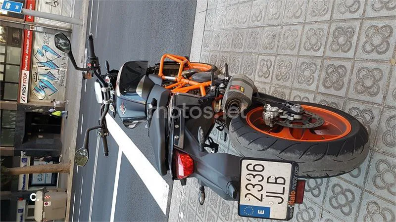 KTM 690 Duke – Vista 2
