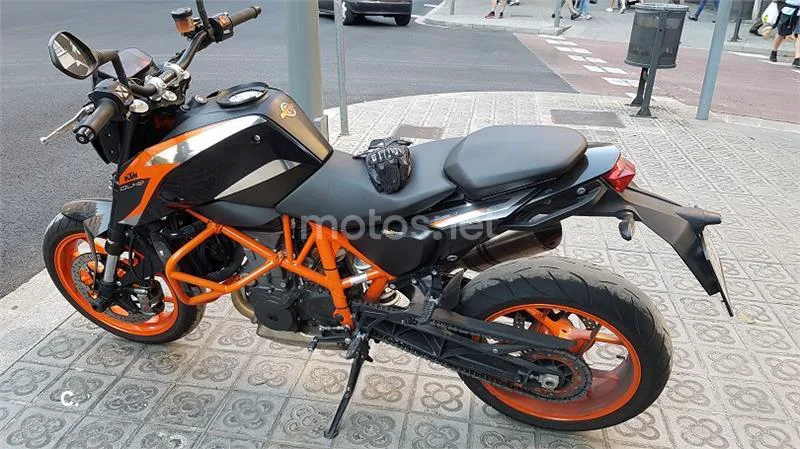 KTM 690 Duke – Vista 3