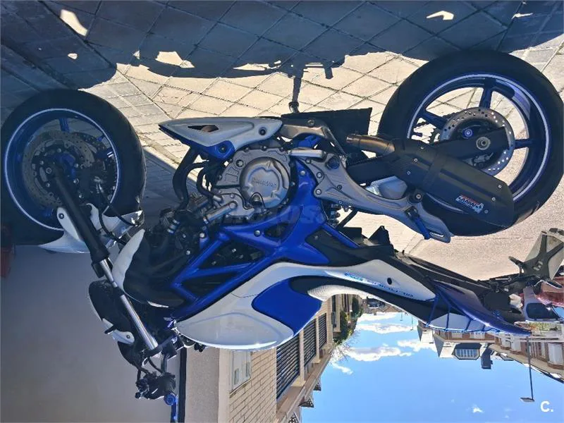 Suzuki Gladius 650 – Vista 5