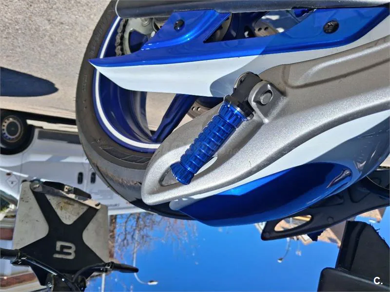 Suzuki Gladius 650 – Vista 8