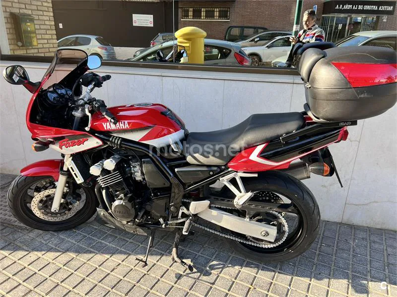 Yamaha FZS 600 Fazer – Vista 2