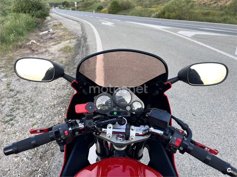 Yamaha FZS 600 Fazer – Vista 6
