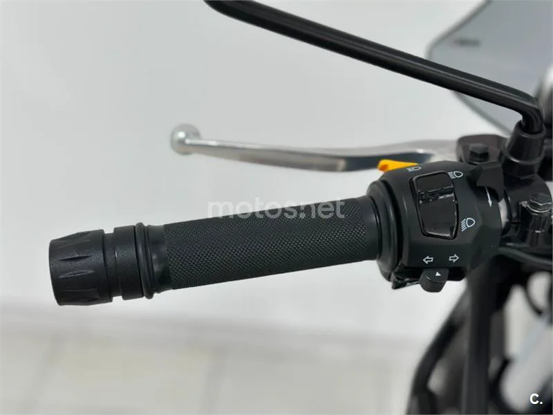 Royal Enfield Himalayan 410 – Vista 17