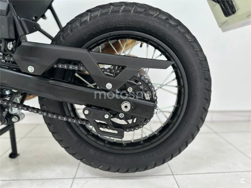 Royal Enfield Himalayan 410 – Vista 28