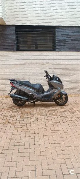 Kymco Grand Dink 300 – Vista 2