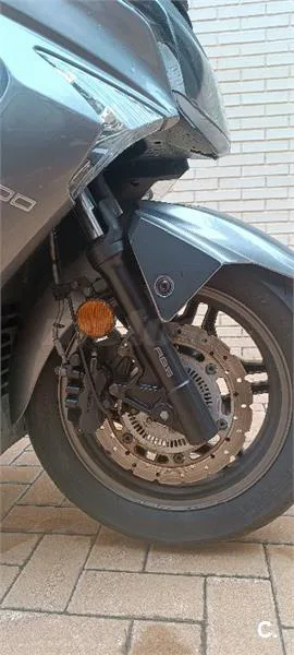 Kymco Grand Dink 300 – Vista 4
