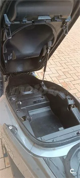 Kymco Grand Dink 300 – Vista 5