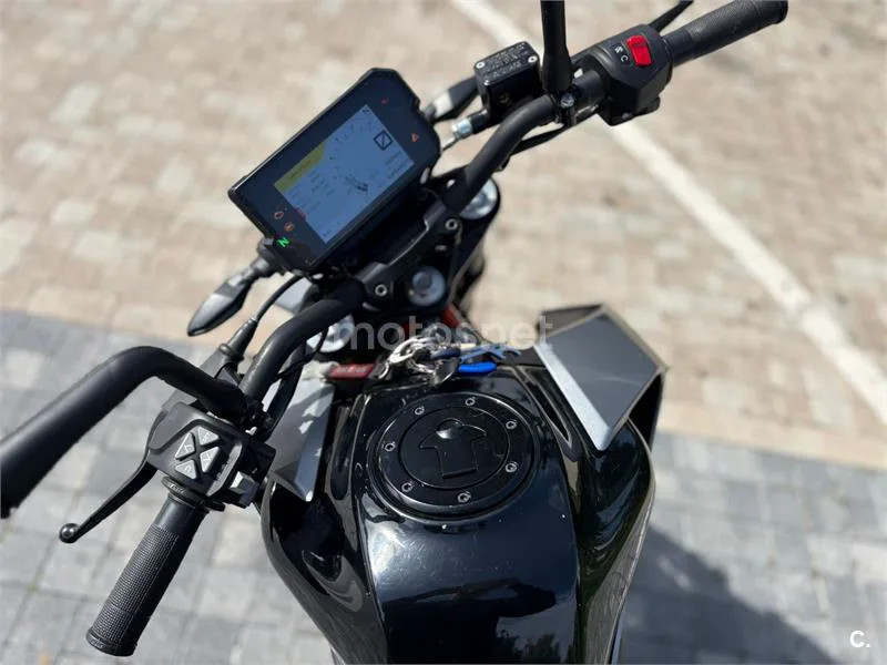 KTM 125 – Vista 12