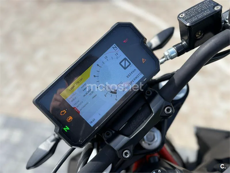 KTM 125 – Vista 13
