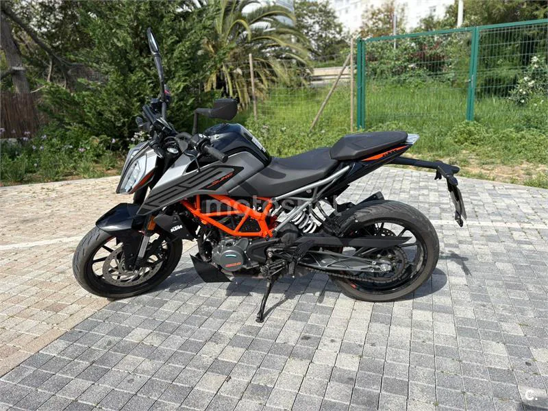 KTM 125 – Vista 6