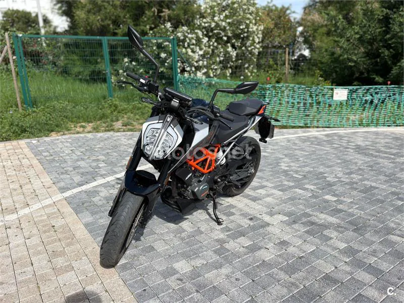 KTM 125 – Vista 8