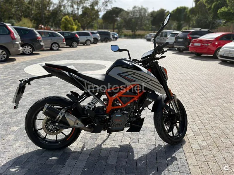 KTM 125 – Vista 10