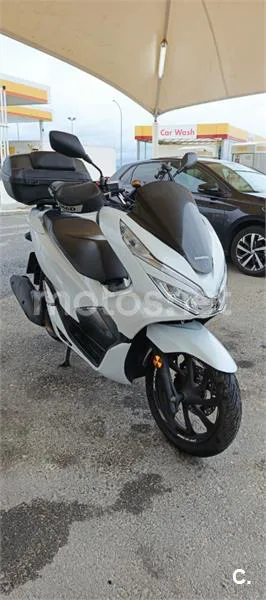Honda PCX 125 – Vista 3
