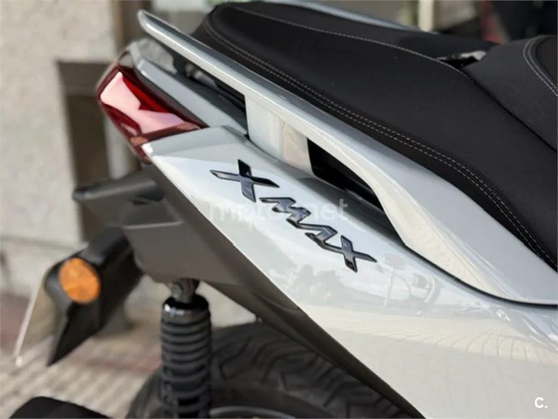 Yamaha XMAX 300 – Vista 3