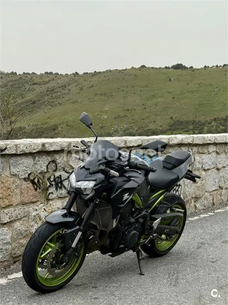 Kawasaki Z 900 – Vista 6