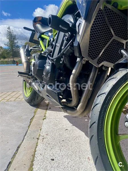 Kawasaki Z 900 – Vista 7