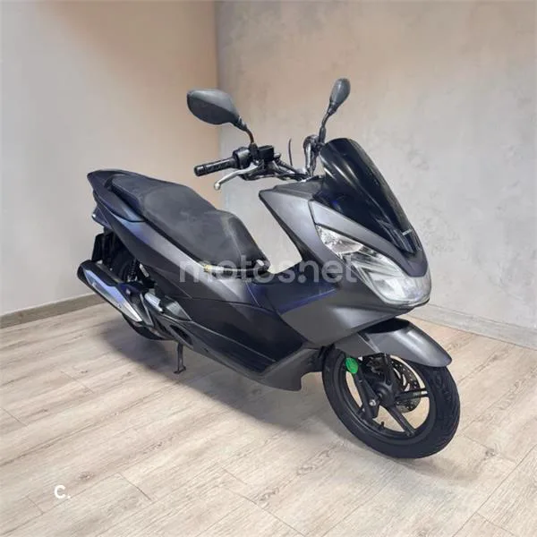 Honda PCX 125 – Vista 4