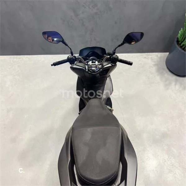 Honda PCX 125 – Vista 9