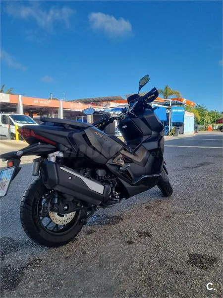 Honda ADV 350 – Vista 2