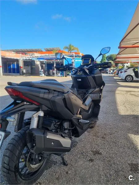 Honda ADV 350 – Vista 4