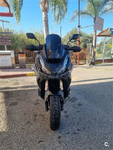 Honda ADV 350 – Vista 6