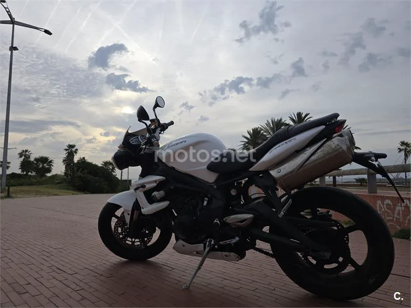Triumph Speed Triple R – Vista 2