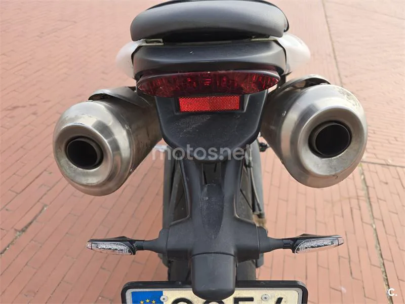 Triumph Speed Triple R – Vista 4