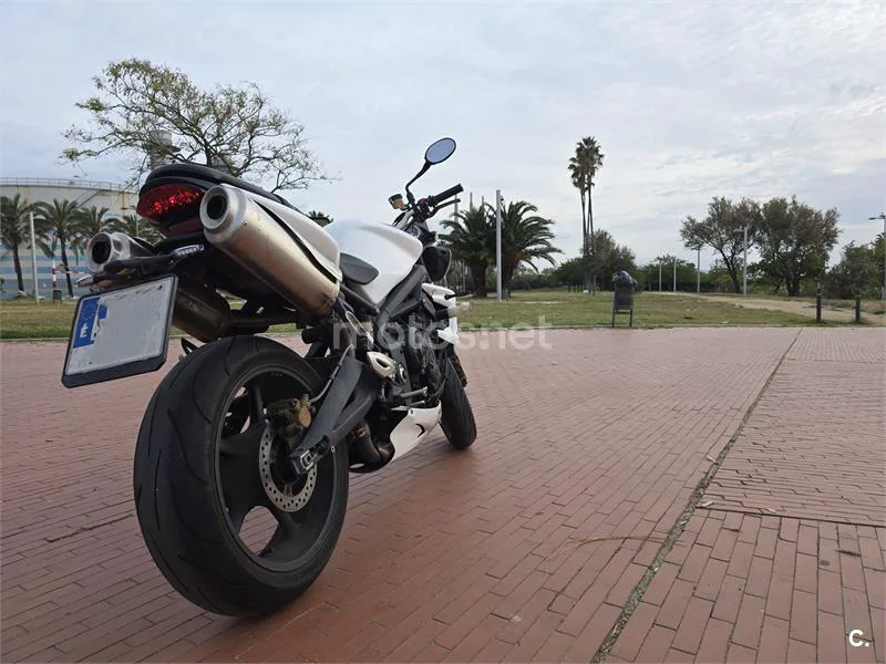 Triumph Speed Triple R – Vista 7