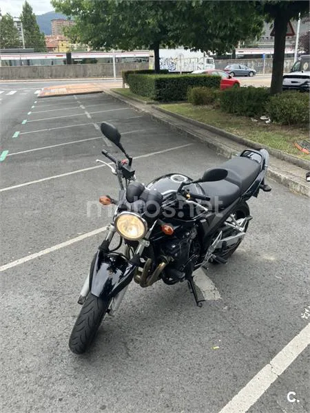 Suzuki Bandit 650 S – Vista 4