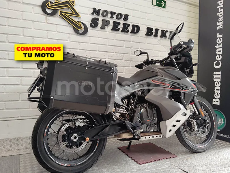 KTM 890 – Vista 5