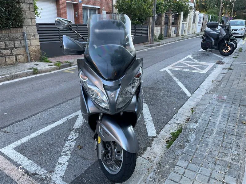Suzuki Burgman 400 – Vista 2