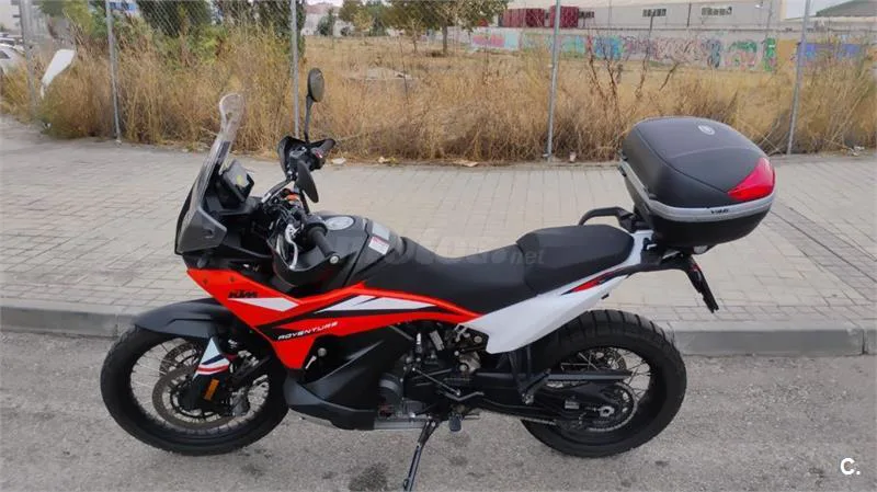 KTM 890 – Vista 2