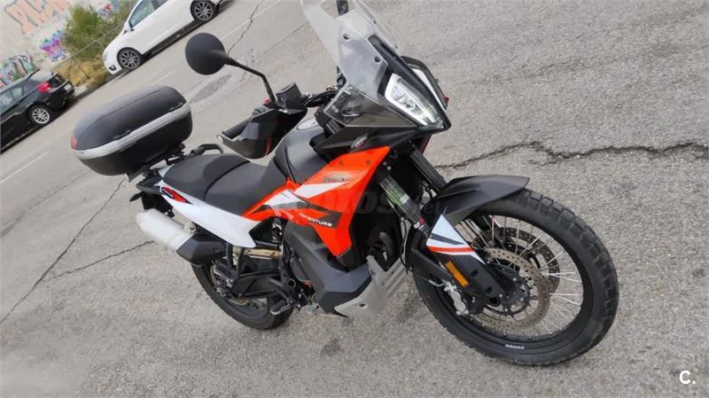 KTM 890 – Vista 3