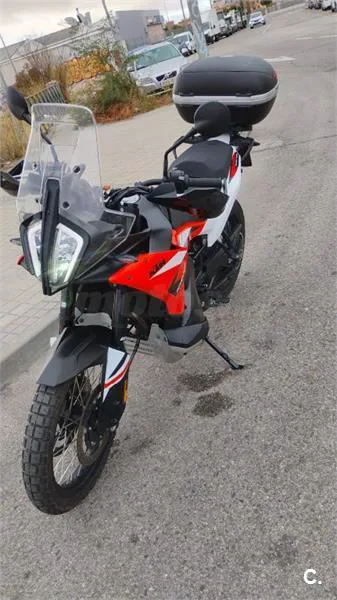 KTM 890 – Vista 4