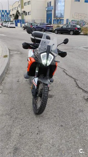 KTM 890 – Vista 8