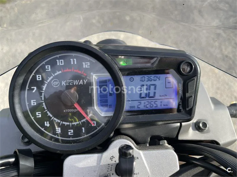 Keeway RKV 125 – Vista 2