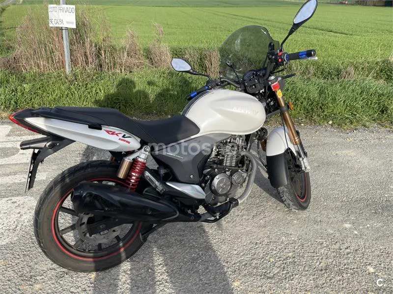 Keeway RKV 125 – Vista 6