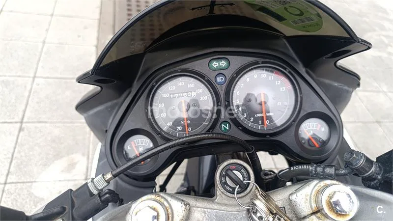 Honda CBR 125R – Vista 4