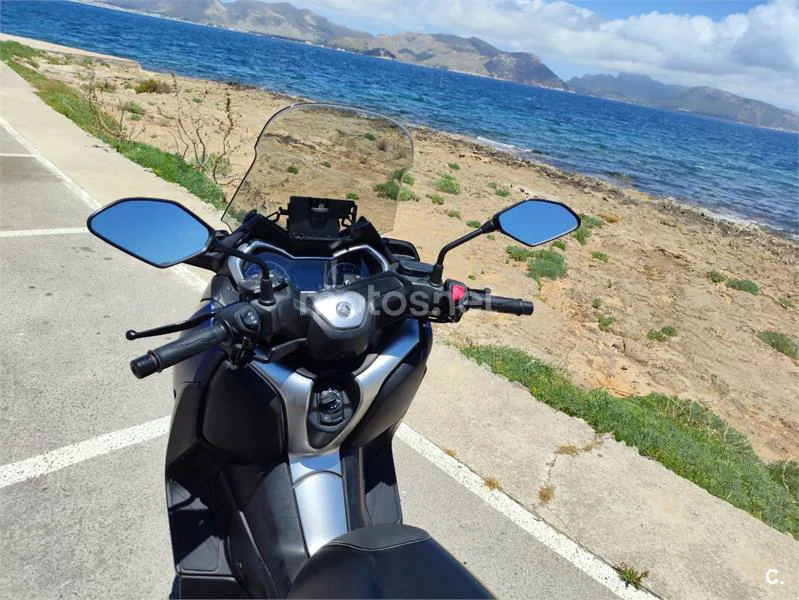 Yamaha XMAX 400 - Vista 3