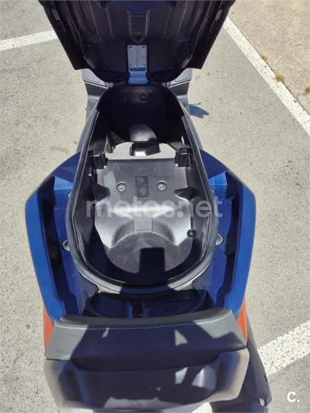 Yamaha XMAX 400 - Vista 8