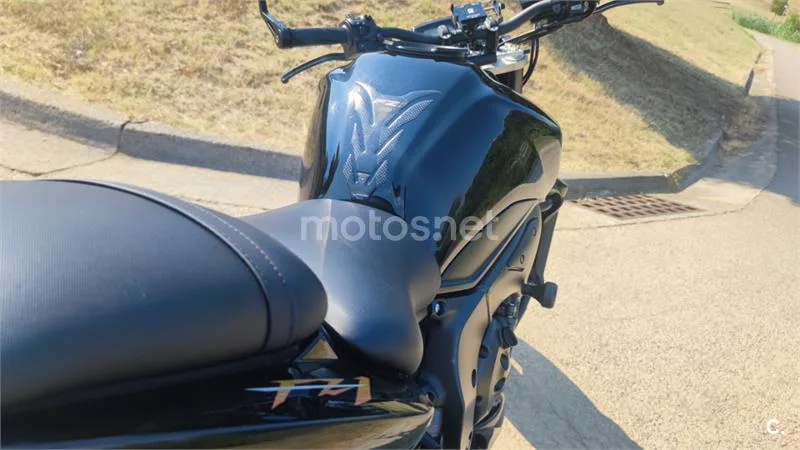 Yamaha FZ1 N – Vista 6
