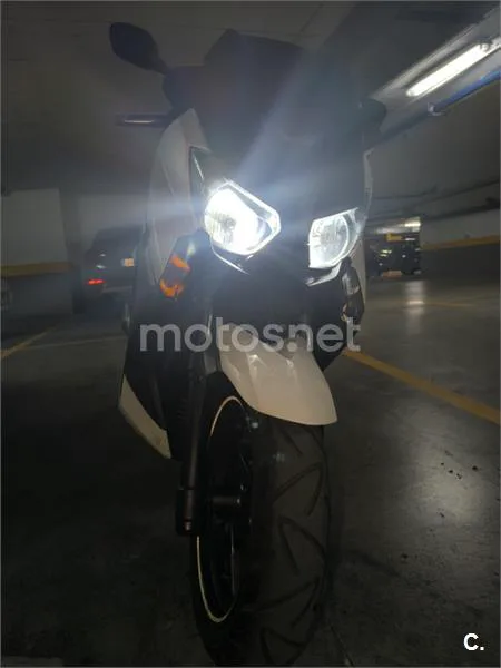 Yamaha XMAX 125 – Vista 4