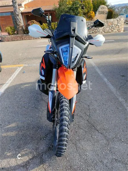 KTM 890 – Vista 3