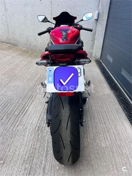 Honda CBR 650 R – Vista 8