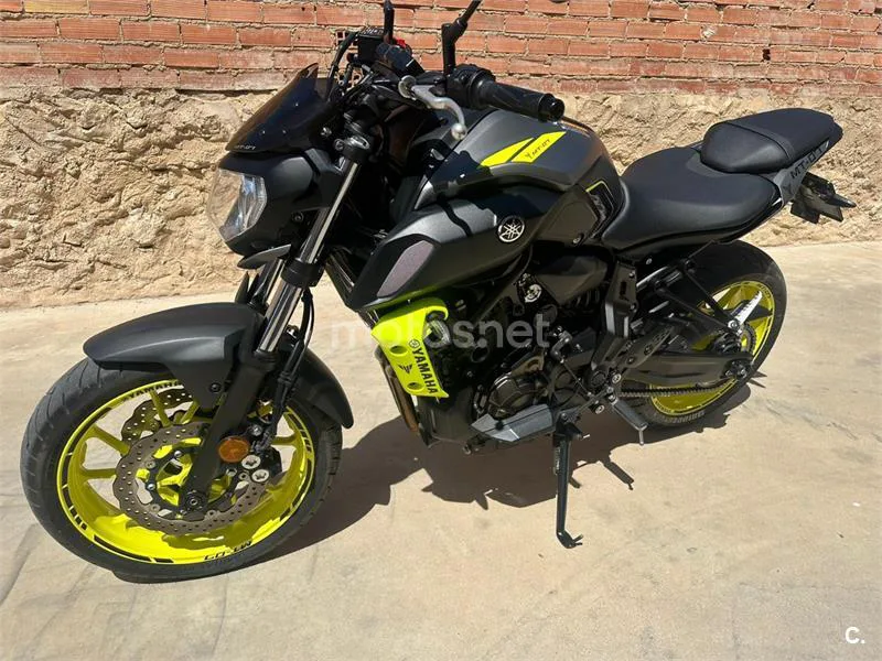 Yamaha MT-07 – Vista 12
